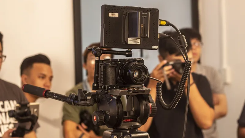 Không học đại học thì làm gì