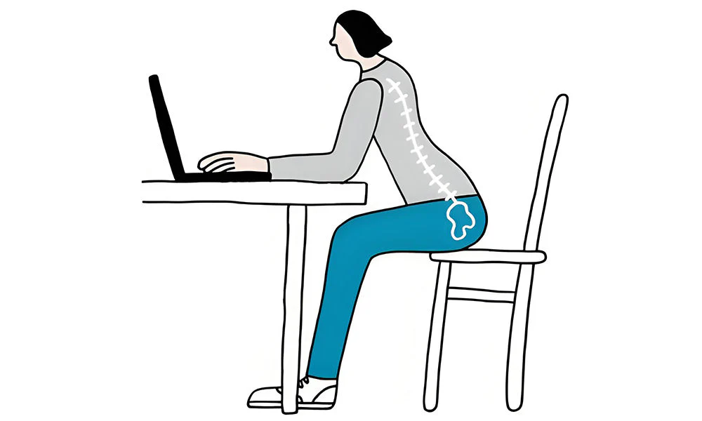 Tư thế ngồi, nằm không tốt cũng phần nào ảnh hưởng tới vòng 3